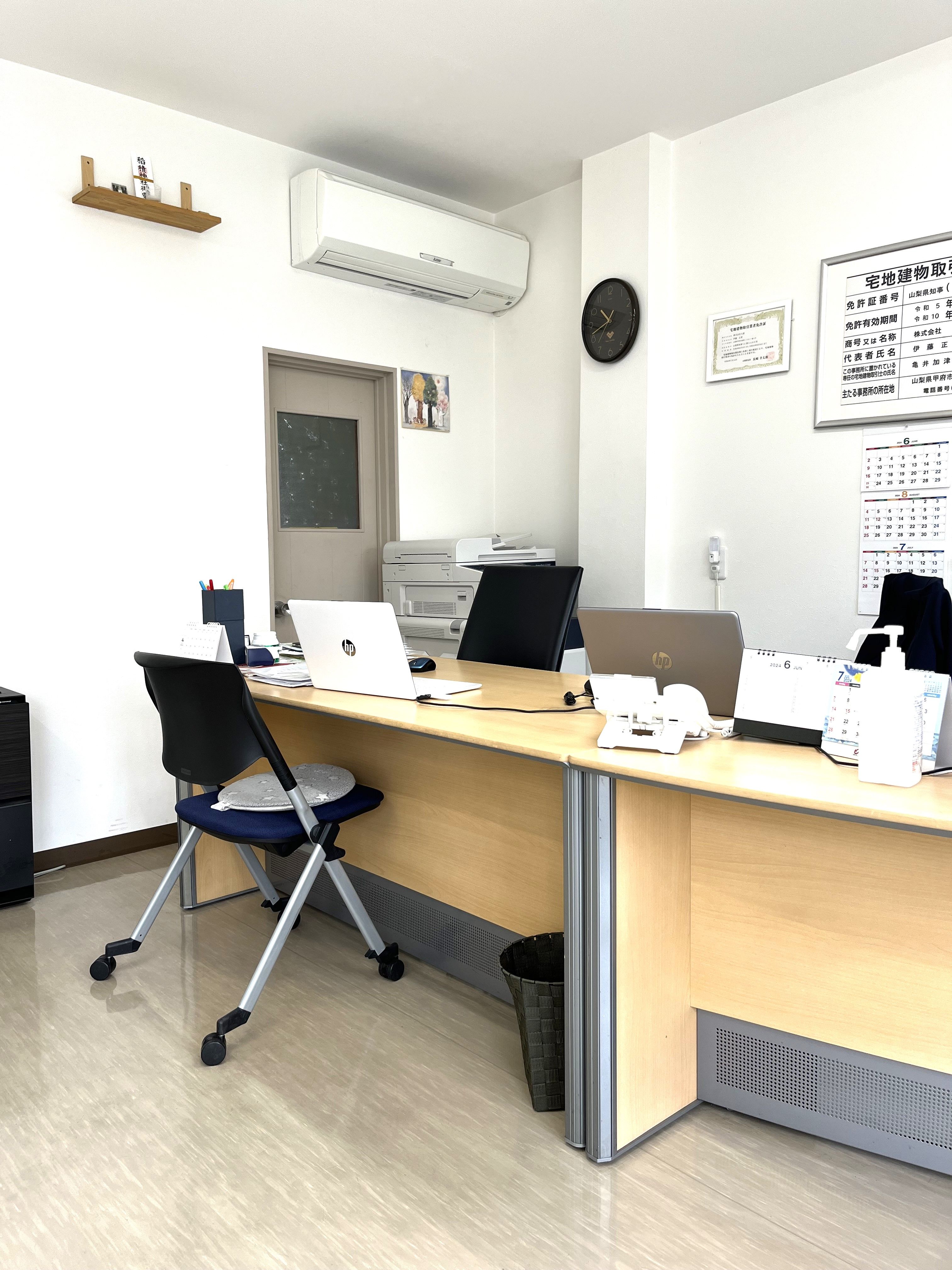 受付カウンター