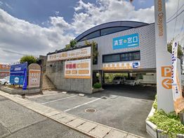 本社外観(1階が駐車場です)