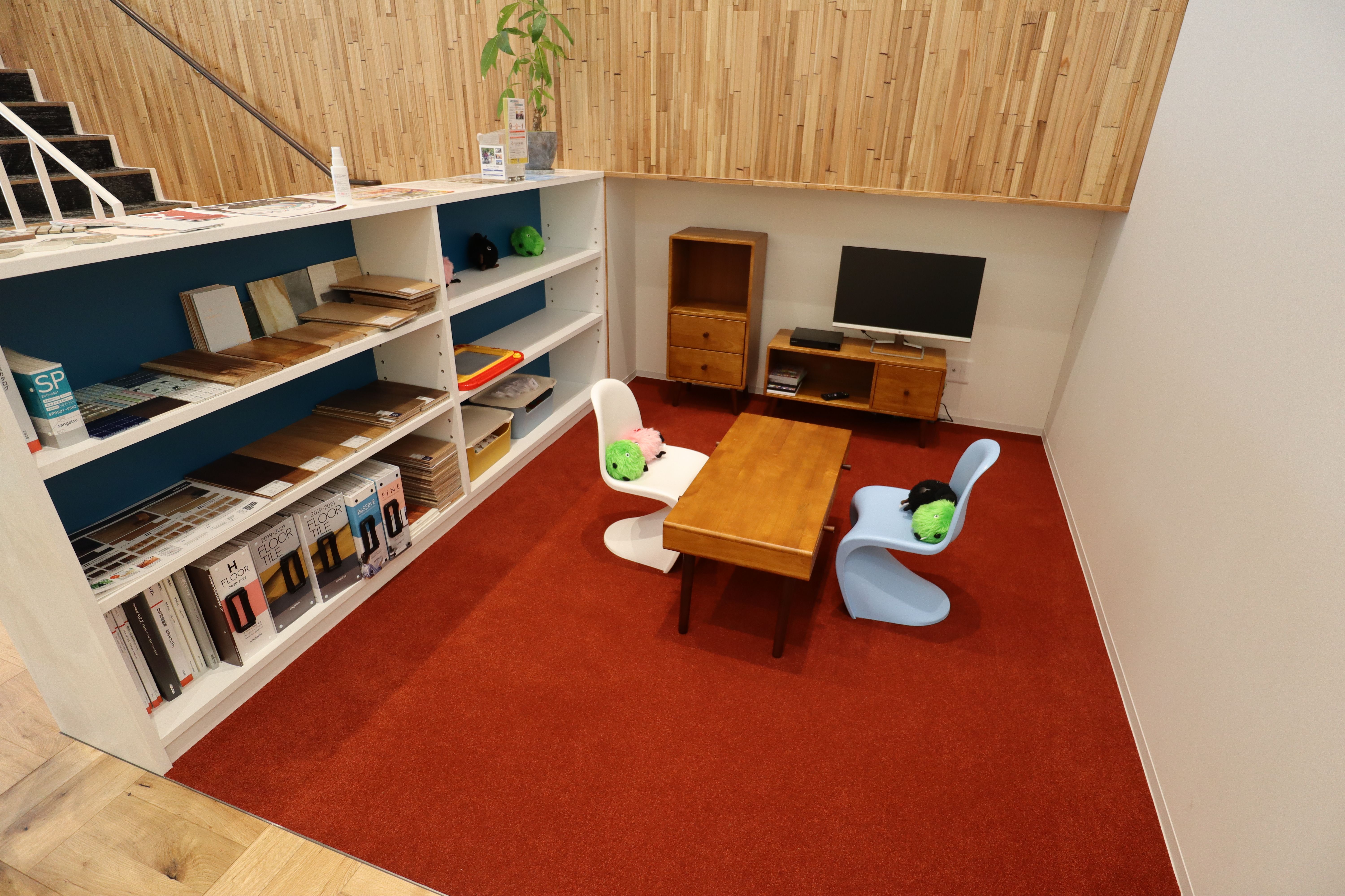 安心してお子様とお越しいただけるキッズスペースあり　おむつ交換台もあります