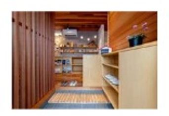 店舗内観(玄関)