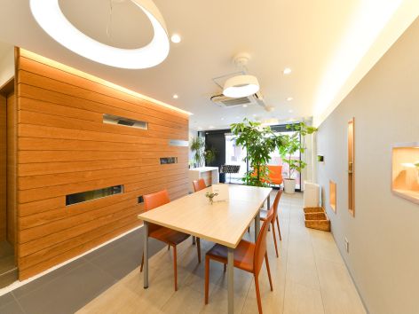 岡本営業所内観